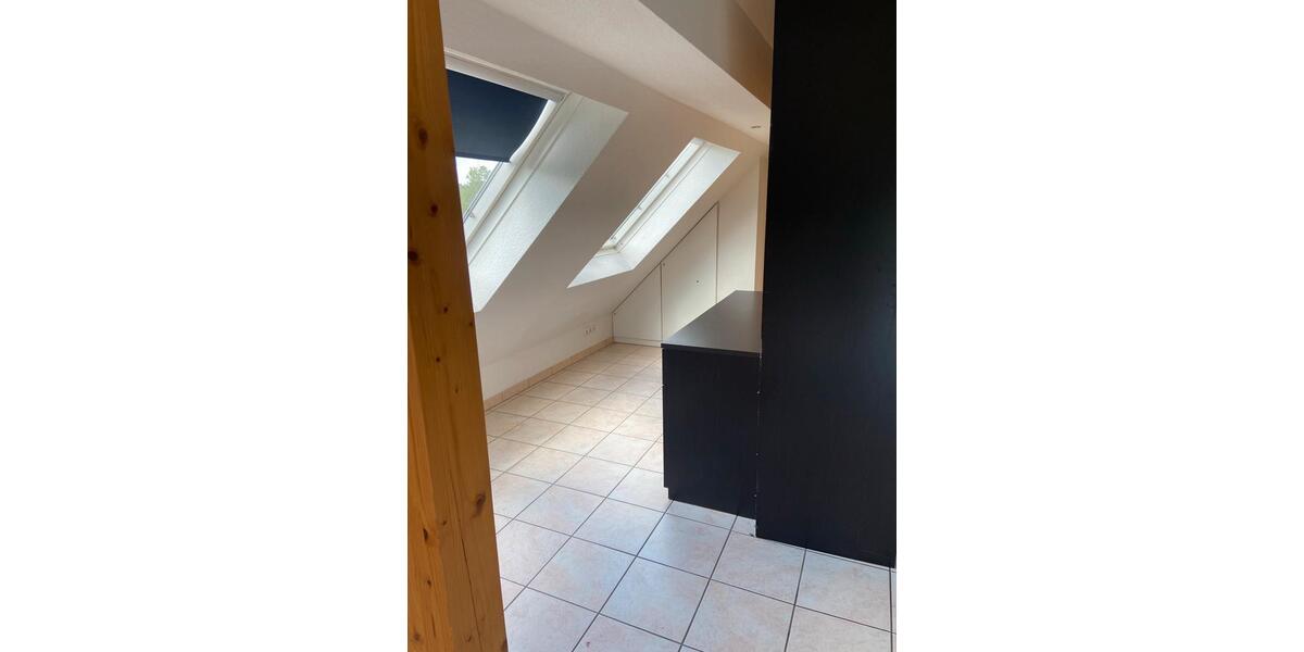 Dachgeschoßwohnung Mönchengladbach Ost - 1 Zimmer, 45 m&sup2;, 600&euro; | Angebot:26631245