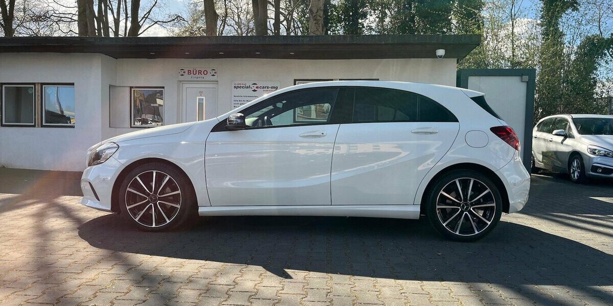 Mercedes-Benz A 220 CDI / AMG / Pano / Kamera / Navi / Euro6 195.000 km 16.390 &euro; Mönchengladbach 41066