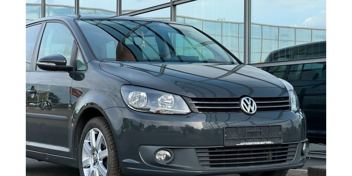 VW Touran 139.411 km 7.690 &euro; Mönchengladbach 41068