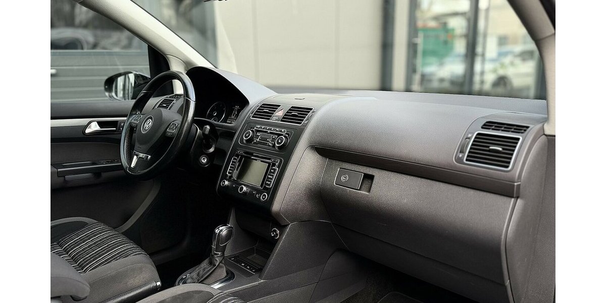 VW Touran Cross / 2,0 TDI / 170 PS / PANO / 7 Sitze 185.000 km 11.890 &euro; Mönchengladbach 41066