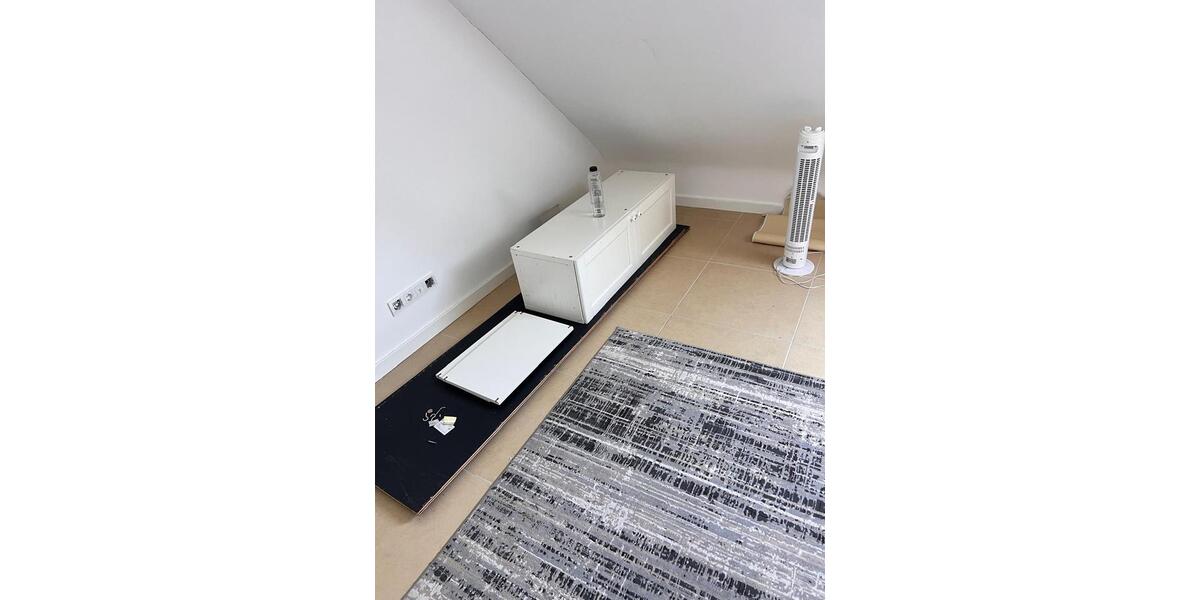 Dachgeschoßwohnung Mönchengladbach West - 1 Zimmer, 60 m&sup2;, 780&euro; | Angebot:26670840