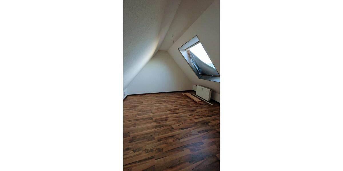 Dachgeschoßwohnung Viersen - 3.5 Zimmer, 106 m&sup2;, 1.060&euro; | Angebot:25874682