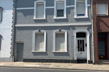 Haus Grevenbroich Hemmerden - 9 Zimmer, 240 m&sup2;, 440.000&euro; | Angebot:26993058
