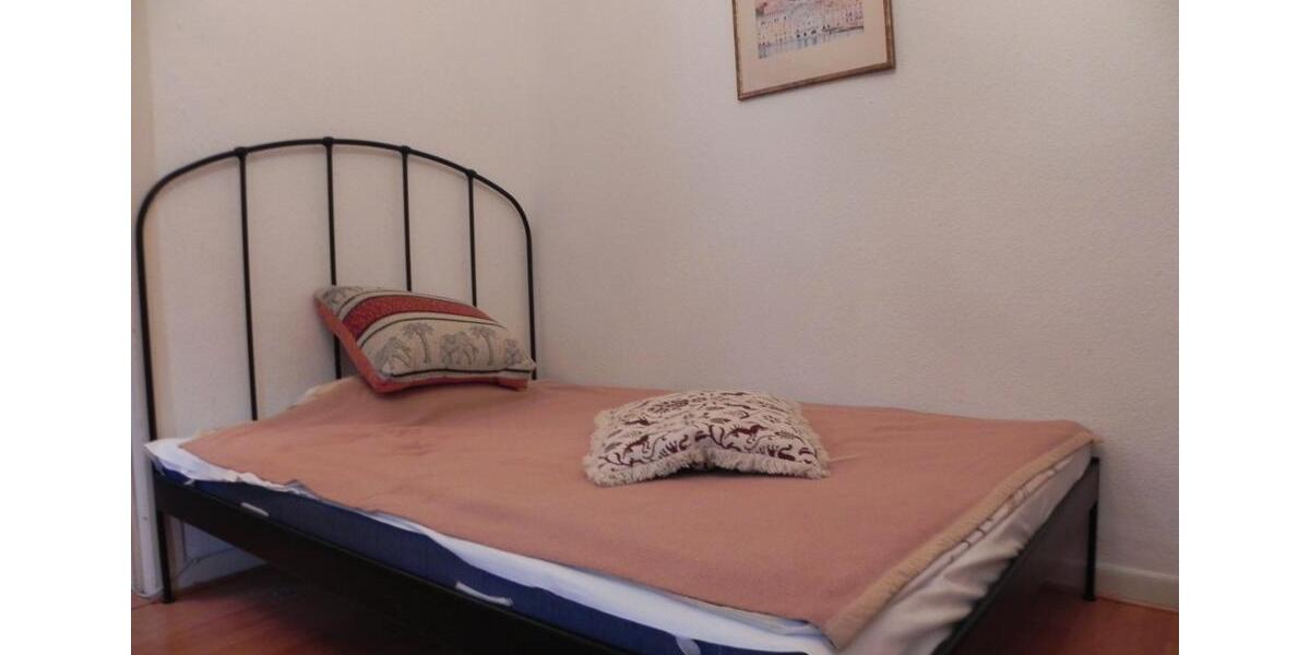 Etagenwohnung Krefeld - 1.5 Zimmer, 30 m&sup2;, 530&euro; | Angebot:26022972