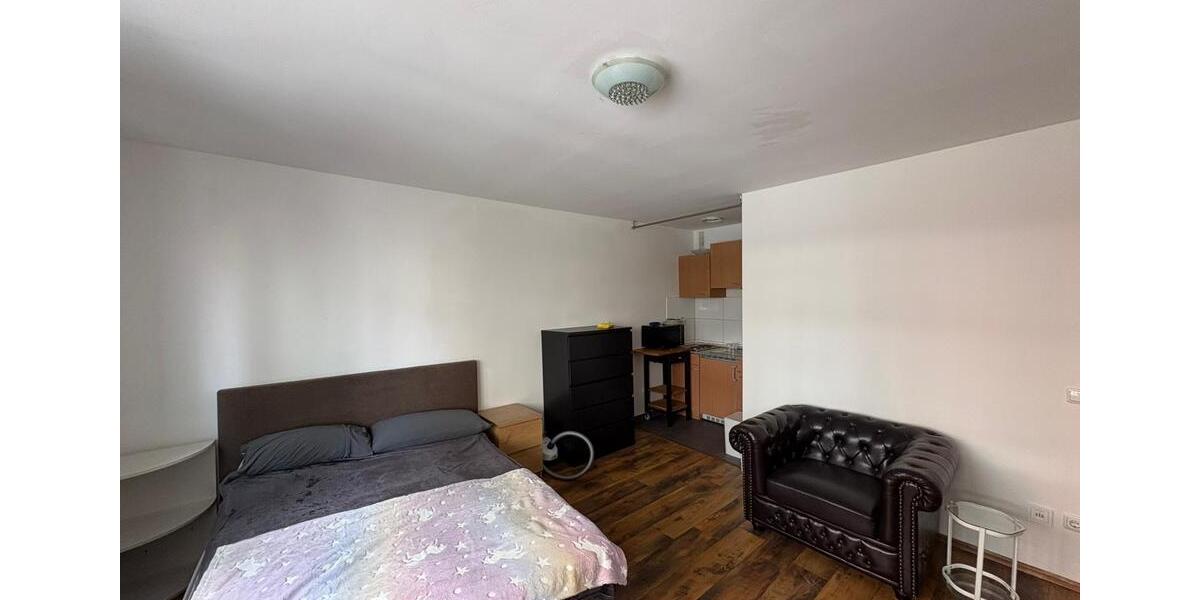 Etagenwohnung Düsseldorf Heerdt - 1.5 Zimmer, 33 m&sup2;, 1.050&euro; | Angebot:25810499