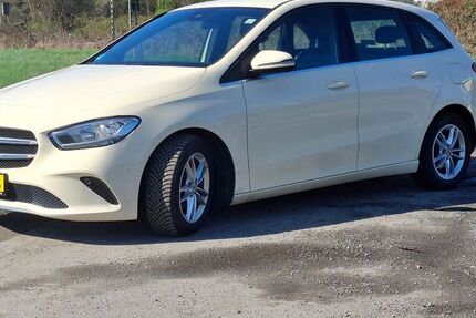 Mercedes-Benz B 180 320.000 km 9.950 &euro; Korschenbroich 41352