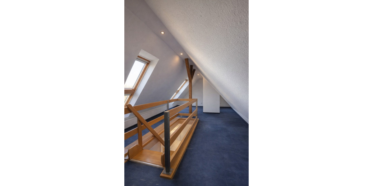 Dachgeschoßwohnung Hilden - 2.5 Zimmer, 84 m&sup2;, 1.190&euro; | Angebot:25852057