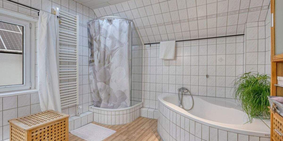 Doppelhaushälfte Düsseldorf Wittlaer - 2 Zimmer, 89 m&sup2;, 439.000&euro; | Angebot:25687695