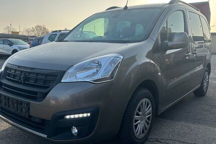 Peugeot Partner 145.000 km 8.700 &euro; Neuss 41469