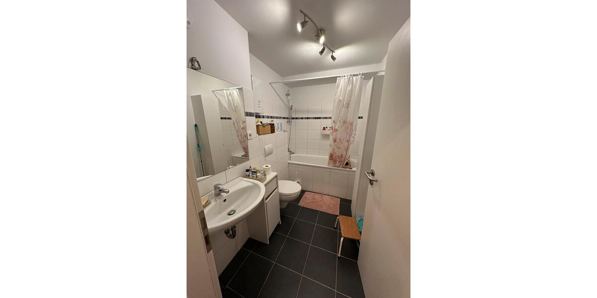 Etagenwohnung Düsseldorf Stadtbezirk 3 - 1 Zimmer, 47 m&sup2;, 910&euro; | Angebot:25383209