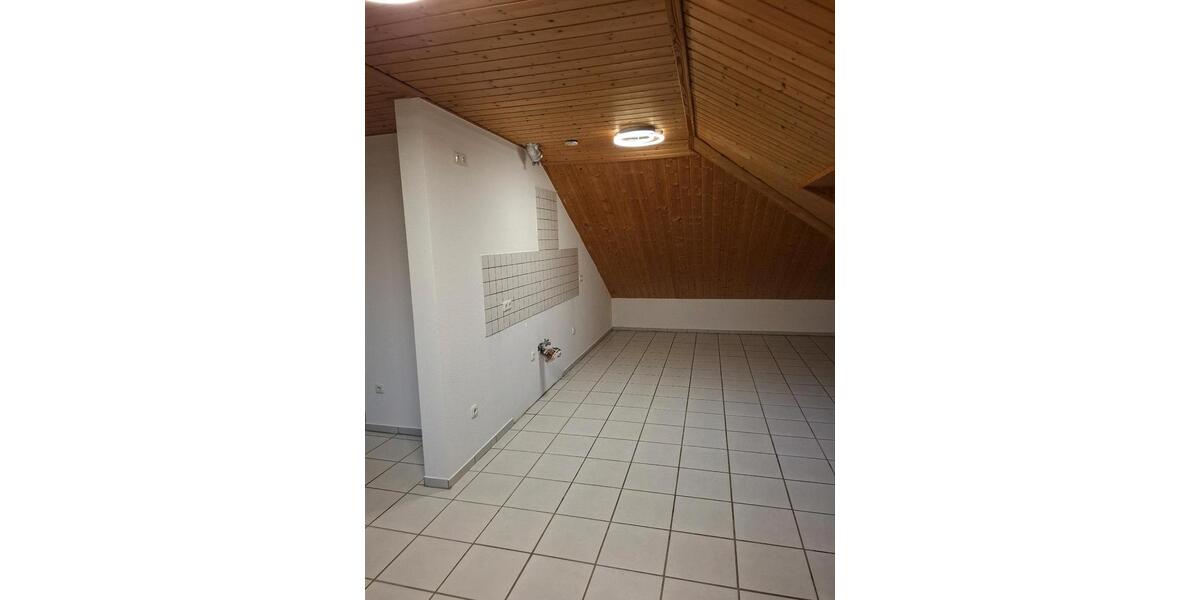 Dachgeschoßwohnung Mönchengladbach West - 2 Zimmer, 58 m&sup2;, 582&euro; | Angebot:25907531