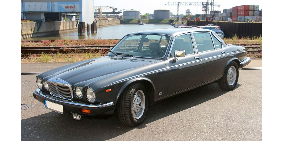 Jaguar Daimler 110.000 km 23.900 &euro; Düsseldorf 40225