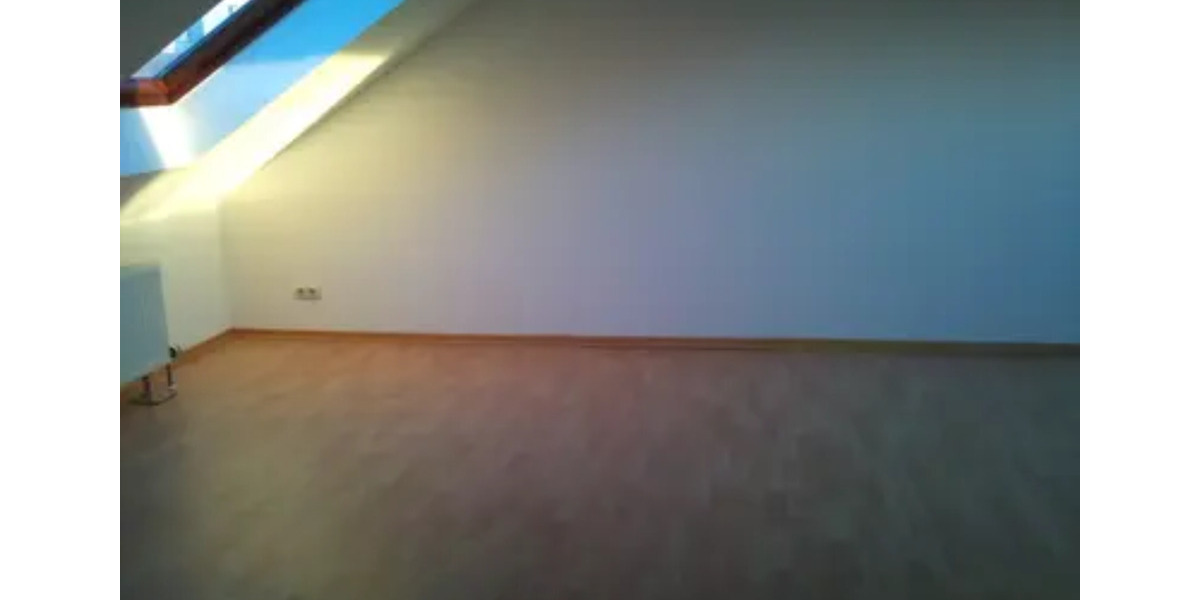 Dachgeschoßwohnung Duisburg Essenberg - 2.5 Zimmer, 66 m&sup2;, 420&euro; | Angebot:25645315