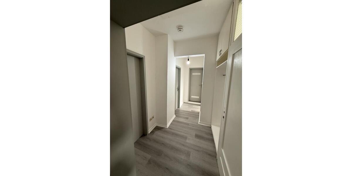 Dachgeschoßwohnung Duisburg Essenberg - 3 Zimmer, 70 m&sup2;, 490&euro; | Angebot:26598026