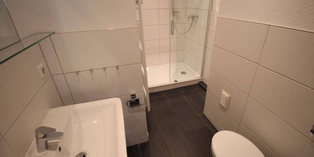 Etagenwohnung Düsseldorf Oberbilk - 2 Zimmer, 62 m&sup2;, 868&euro; | Angebot:26583181