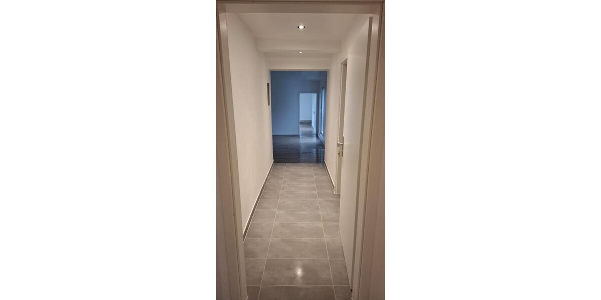 Etagenwohnung Duisburg Duisburg-Mitte - 4 Zimmer, 120 m&sup2;, 1.440&euro; | Angebot:26030200