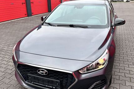 Hyundai i30 116.000 km 11.599 &euro; Oberhausen 46145