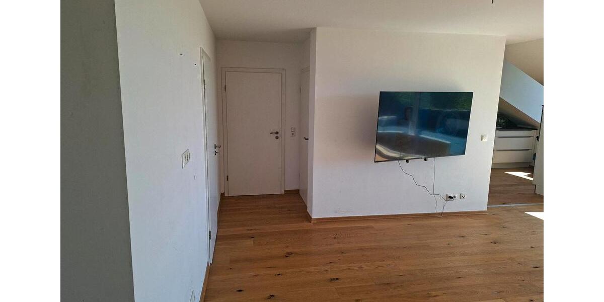 Dachgeschoßwohnung Neuss Allerheiligen - 2.5 Zimmer, 85 m&sup2;, 1.400&euro; | Angebot:26415665
