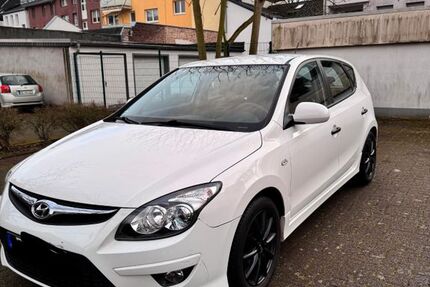 Hyundai i30 141.300 km 3.490 &euro; Neuss 41462