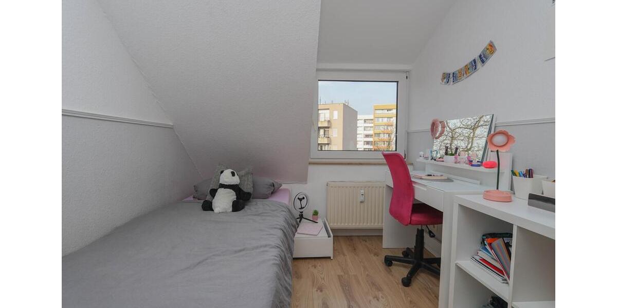 Dachgeschoßwohnung Mönchengladbach Nord - 3.5 Zimmer, 78 m&sup2;, 670&euro; | Angebot:25873462