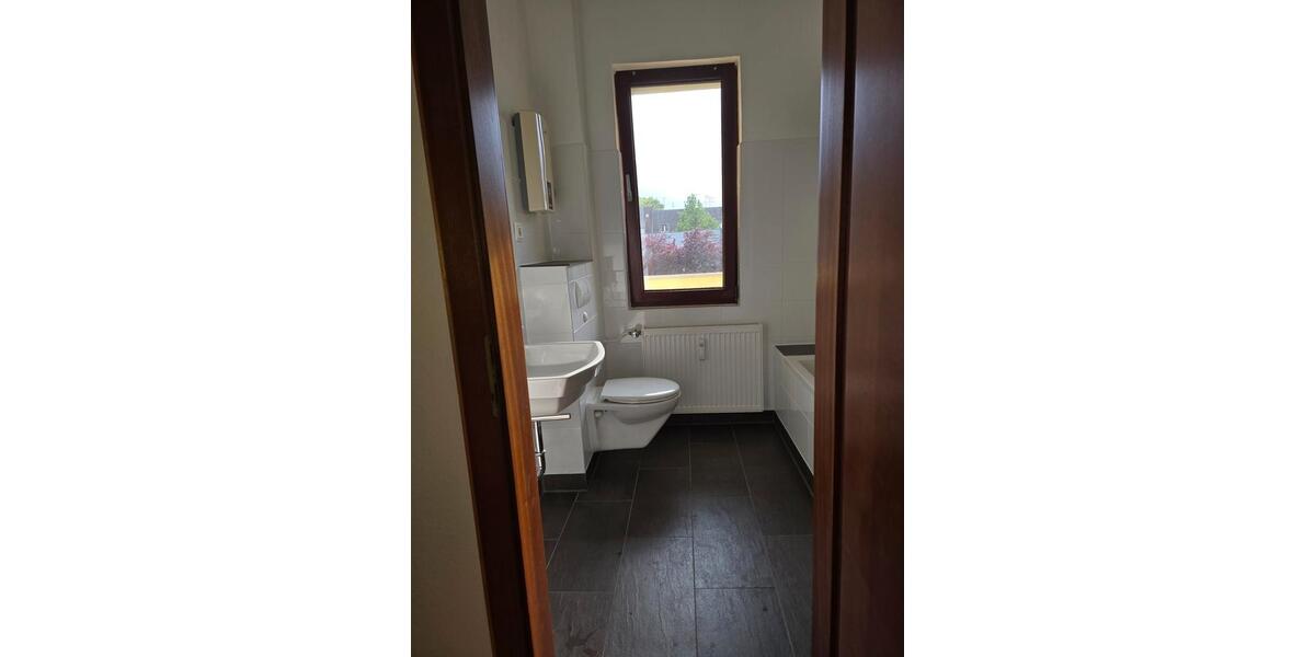Etagenwohnung Duisburg Mittelmeiderich - 3 Zimmer, 78 m&sup2;, 600&euro; | Angebot:27592745
