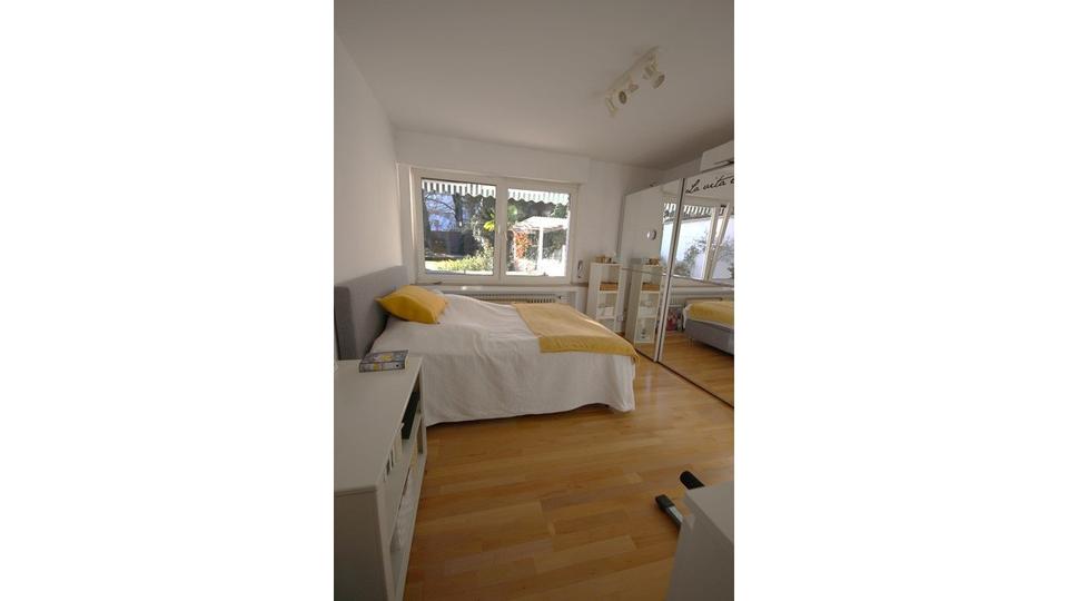 Erdgeschoßwohnung Mönchengladbach - 4 Zimmer, 100 m&sup2;, 1.500&euro; | Angebot:25394166