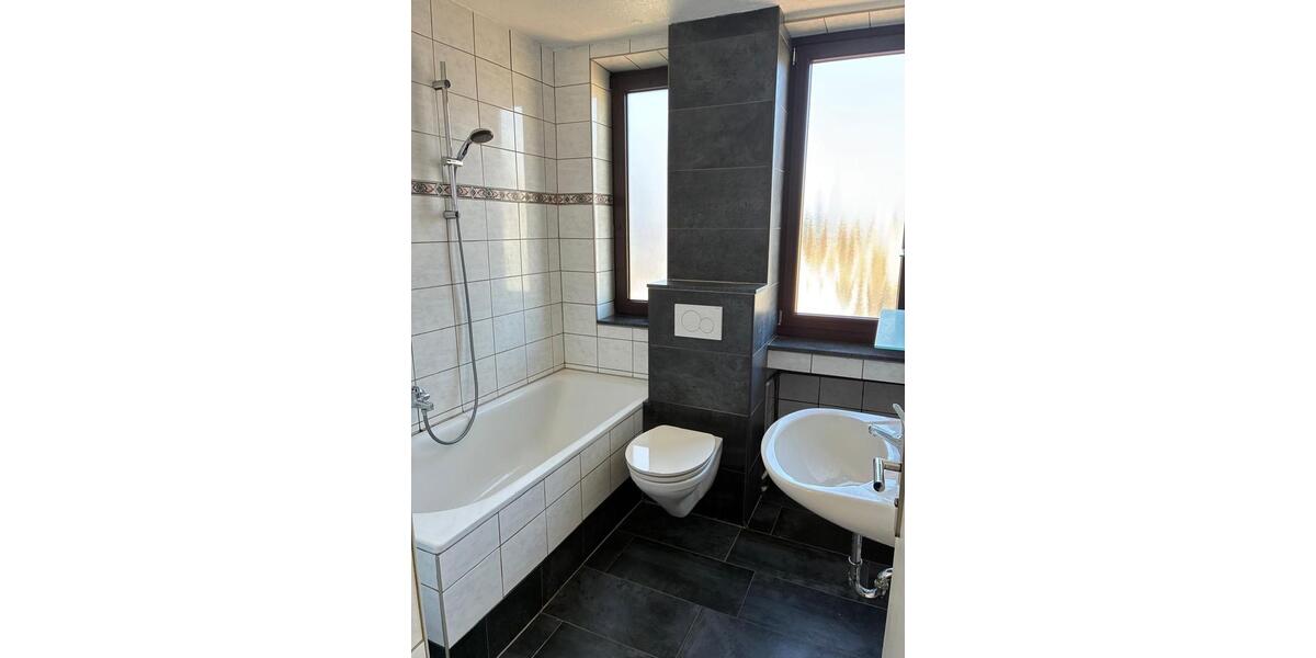 Etagenwohnung Hilden - 3 Zimmer, 92 m&sup2;, 1.175&euro; | Angebot:26032938