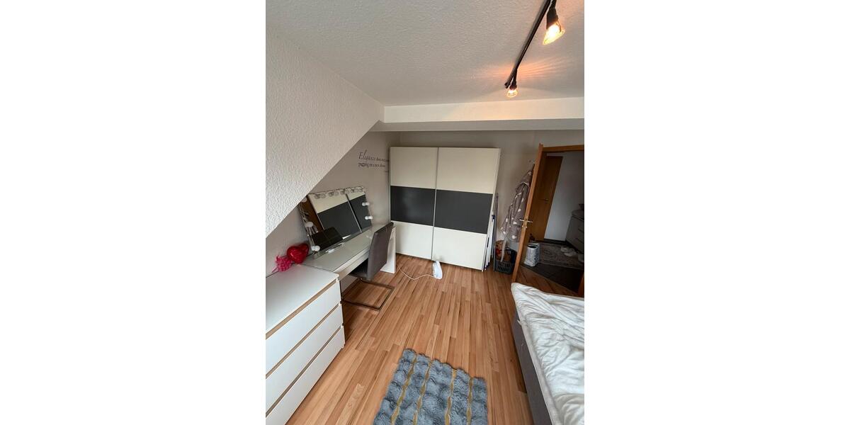 Dachgeschoßwohnung Mönchengladbach Nord - 2 Zimmer, 50 m&sup2;, 940&euro; | Angebot:25867951