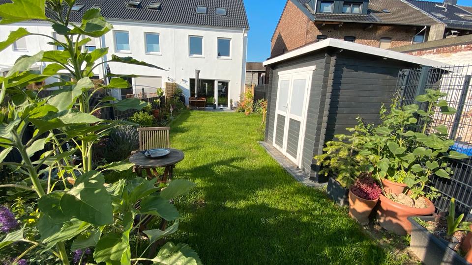 Reihenhaus Grevenbroich - 4 Zimmer, 133 m&sup2;, 1.980&euro; | Angebot:24829517