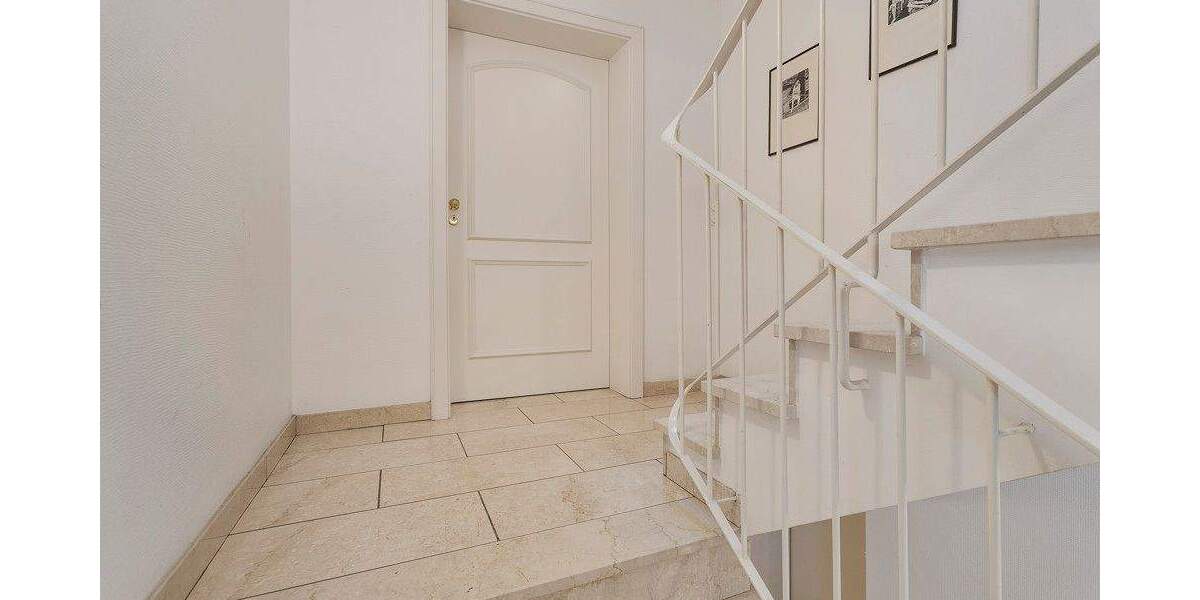 Einfamilienhaus Düsseldorf Vennhausen - 7 Zimmer, 262 m&sup2;, 895.000&euro; | Angebot:25744333