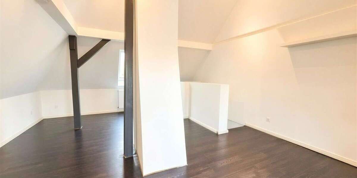 Kernsanierte Doppelhaushälfte mit ca. 106 m² Fläche, Garten, Garage und Einbauküche - Doppelhaushälfte Duisburg Hamborn | Angebot:27052641