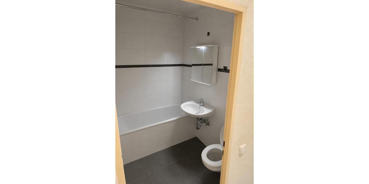 Etagenwohnung Neuss Erfttal - 2 Zimmer, 65 m&sup2;, 900&euro; | Angebot:26640724