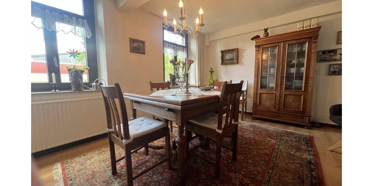 Mehrfamilienhaus, Wohnhaus Mönchengladbach-Rheindahlen Broich - 8 Zimmer, 241 m&sup2;, 359.000&euro; | Angebot:25744856