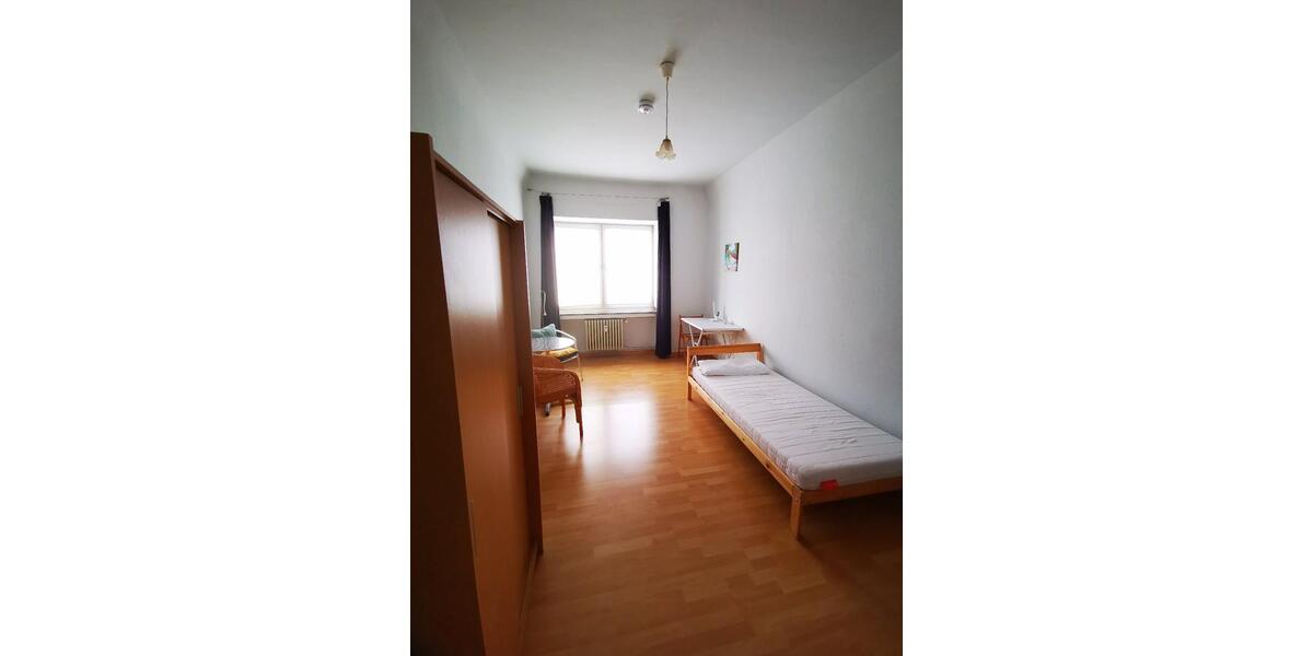 Etagenwohnung Düsseldorf Pempelfort - 1 Zimmer, 50 m&sup2;, 450&euro; | Angebot:26020390