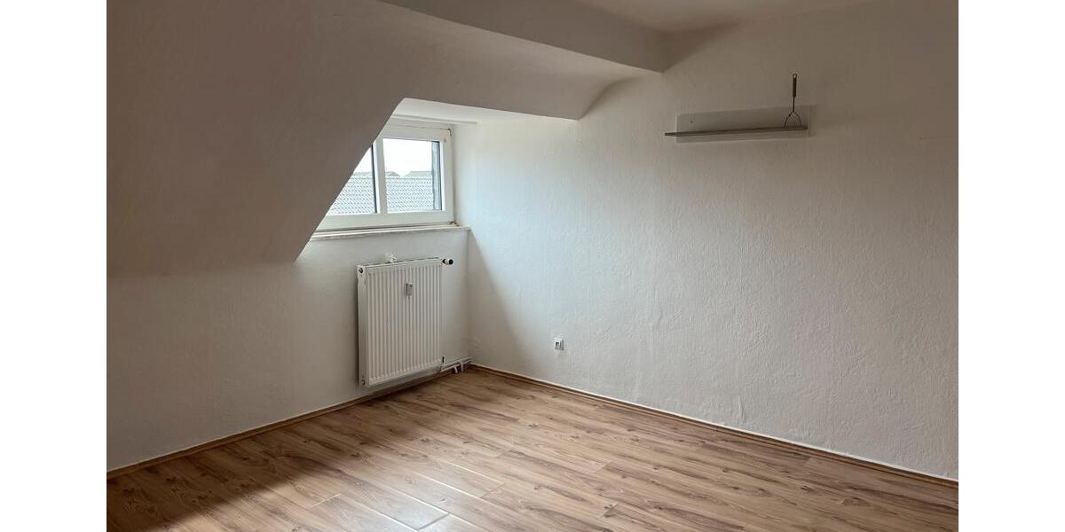 Dachgeschoßwohnung Duisburg Beeck - 2 Zimmer, 48 m&sup2;, 360&euro; | Angebot:25943732