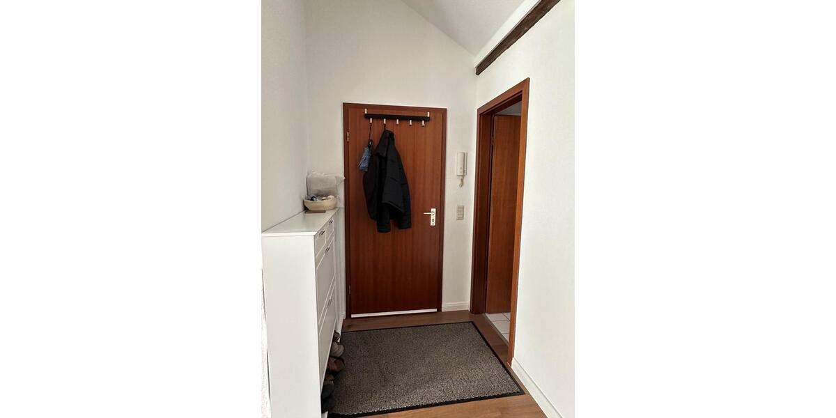 Dachgeschoßwohnung Hilden - 2.5 Zimmer, 65 m&sup2;, 585&euro; | Angebot:26015245