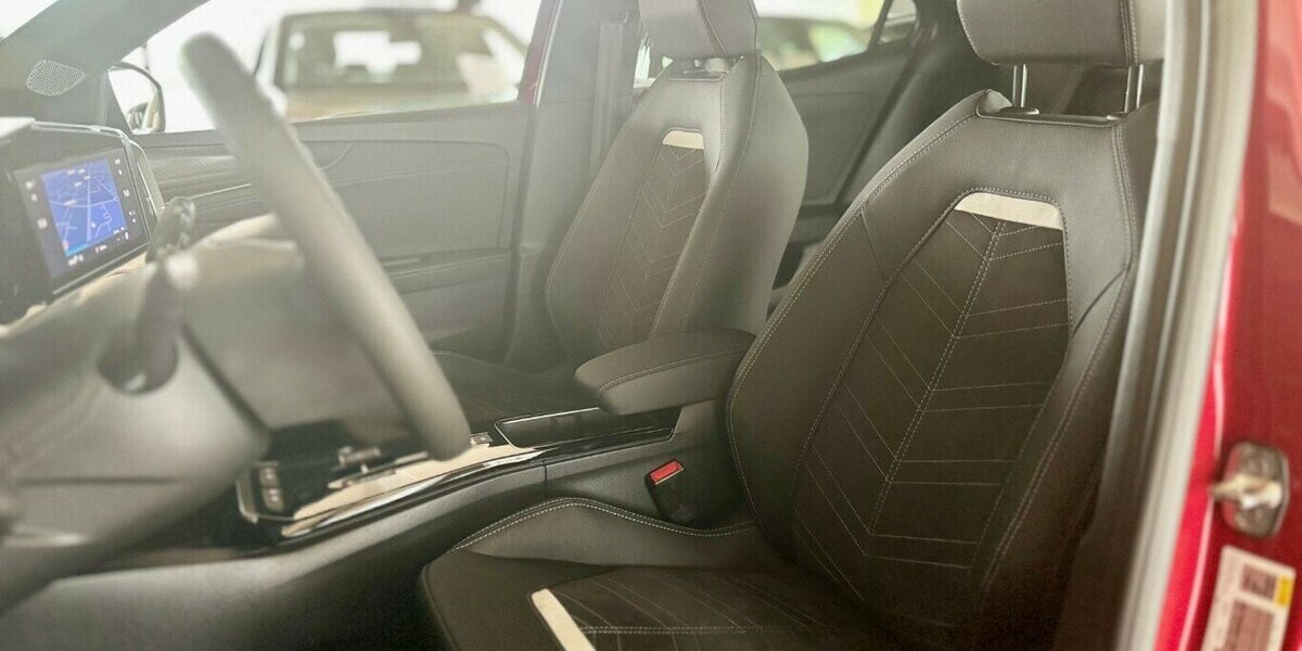 Opel Mokka-e Ultimate, Navi Pro, LED-Matrix-Licht, Kame 9.500 km 26.980 &euro; HAAN 42781