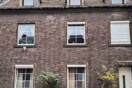 Haus Duisburg Mittelmeiderich - 8 Zimmer, 170 m&sup2;, 299.000&euro; | Angebot:26249828