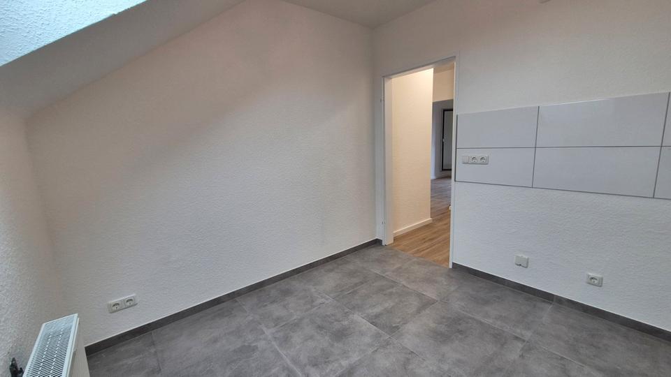 Dachgeschoßwohnung Mönchengladbach Ost - 3 Zimmer, 65 m&sup2;, 650&euro; | Angebot:26648956