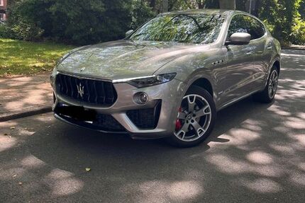 Maserati Levante 91.000 km 39.500 &euro; Duisburg 47138