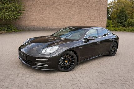 Porsche Panamera 124.111 km 28.900 &euro; Düsseldorf 40597