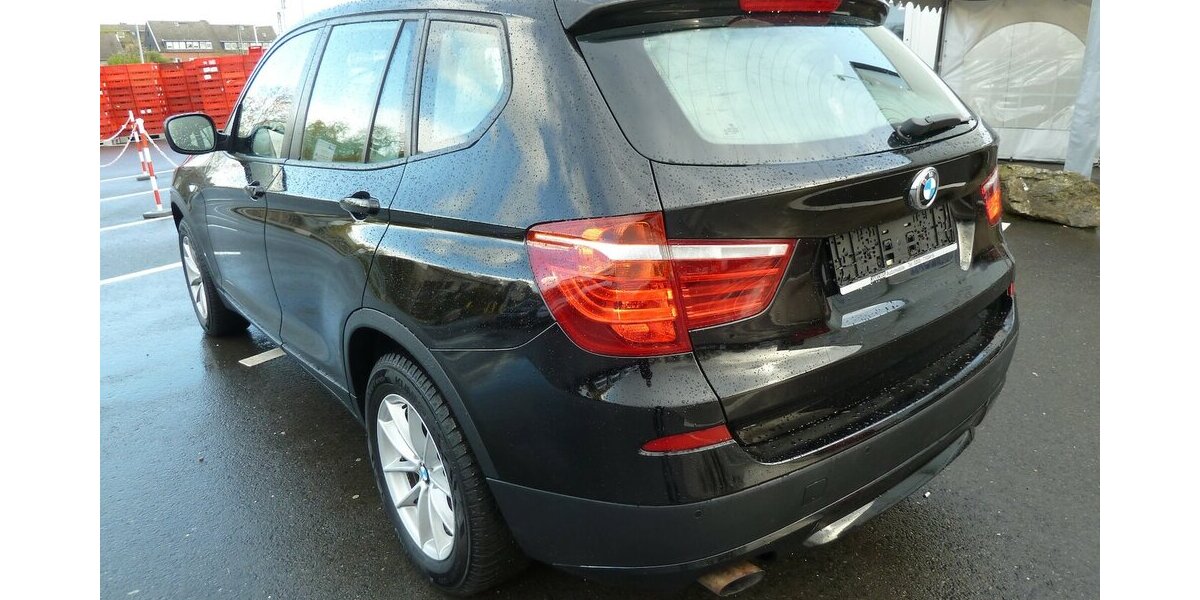 BMW X3 2.0 D x drive Autom. Pano Leder Lachschäden 313.000 km 8.700 &euro; Ratingen 40885