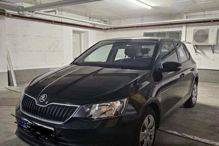 Skoda Fabia 52.200 km 7.700 &euro; Düsseldorf 40212
