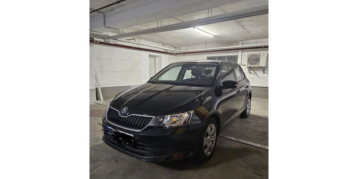Skoda Fabia 52.200 km 7.700 &euro; Düsseldorf 40212