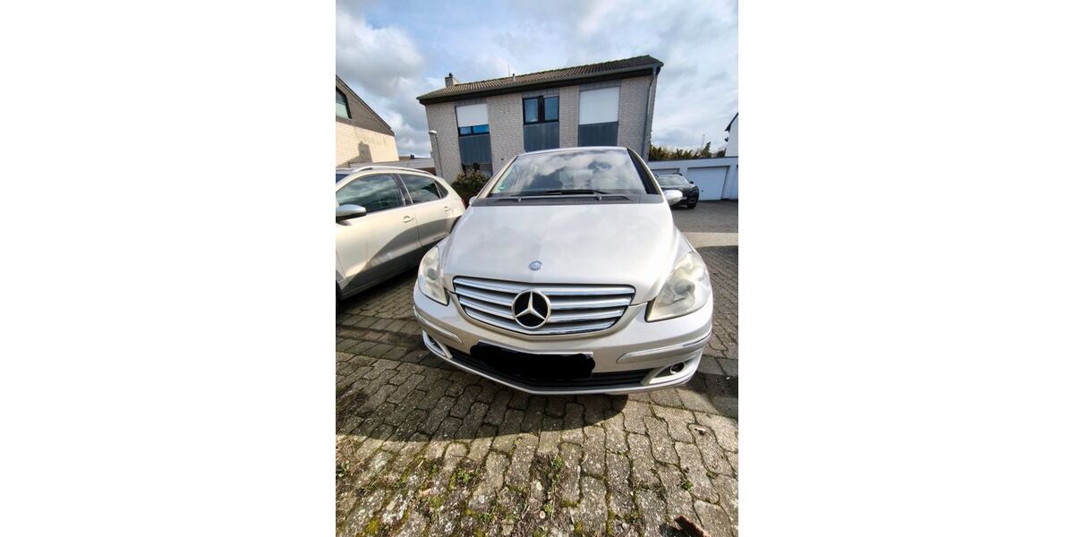 Mercedes-Benz B 200 121.000 km 4.950 &euro; Neuss 41470