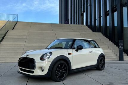 Mini ONE 55.000 km 9.500 &euro; Düsseldorf 40221