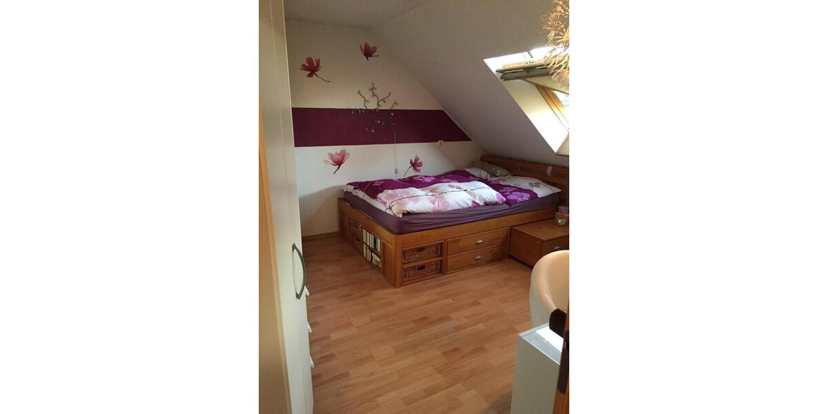 Dachgeschoßwohnung Duisburg Mittelmeiderich - 2 Zimmer, 45 m&sup2;, 450&euro; | Angebot:25894328