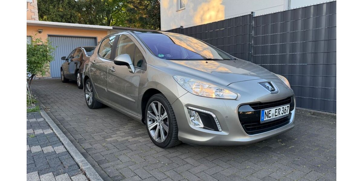 Peugeot 308 132.000 km 5.900 &euro; Hilden 40724