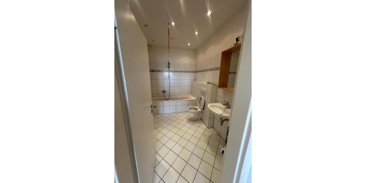 Etagenwohnung Viersen Hülsdonk - 3 Zimmer, 120 m&sup2;, 990&euro; | Angebot:25433318