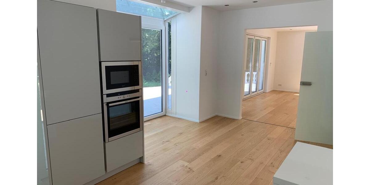 Villa Mönchengladbach Nord - 6 Zimmer, 340 m&sup2;, 7.000&euro; | Angebot:24381556
